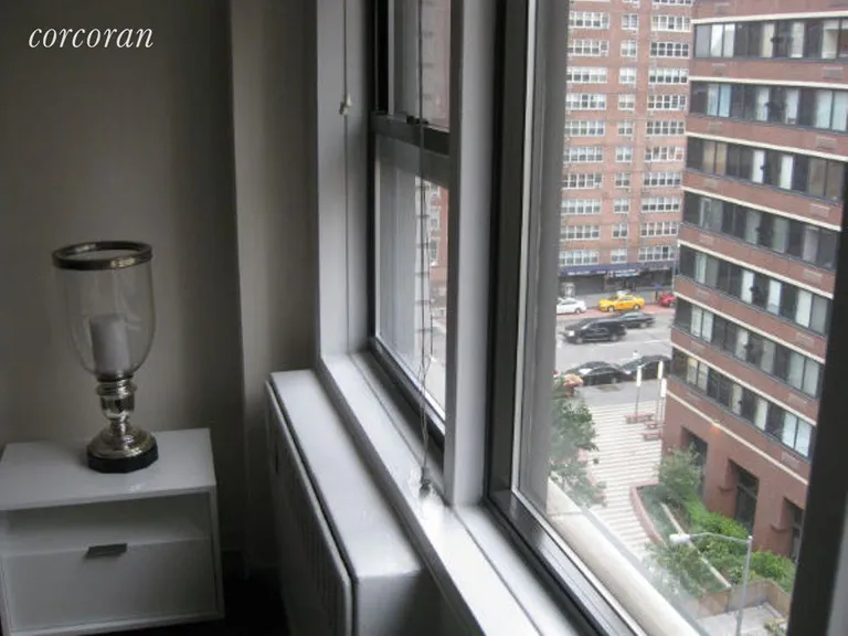 New York City Real Estate | View 333 East 75th Street, 9D | room 2 | View 3