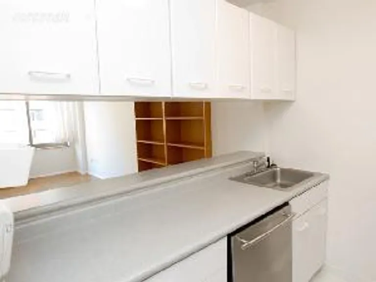 New York City Real Estate | View 2 South End Avenue, 4G | room 1 | View 2
