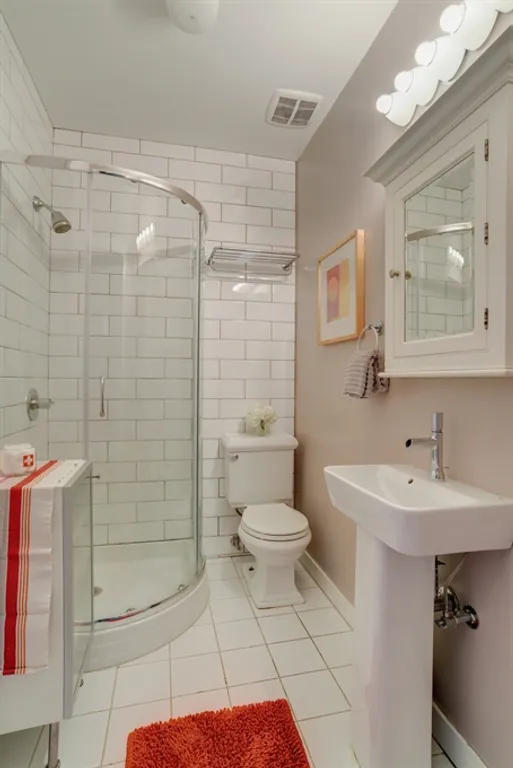 New York City Real Estate | View 44 8th Avenue, 5 | Master Bathroom | View 9