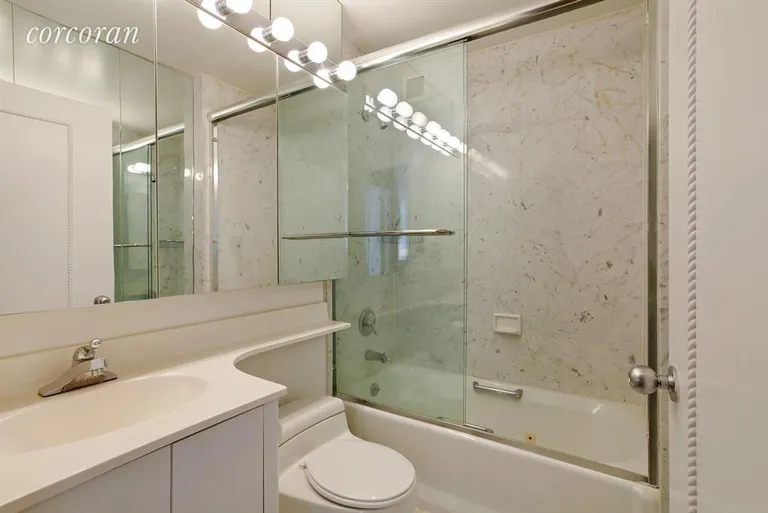 New York City Real Estate | View 404 East 79th Street, 7C | Master Bathroom | View 5
