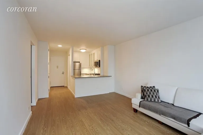 New York City Real Estate | View 60 West 66th Street, 31H | room 2 | View 3