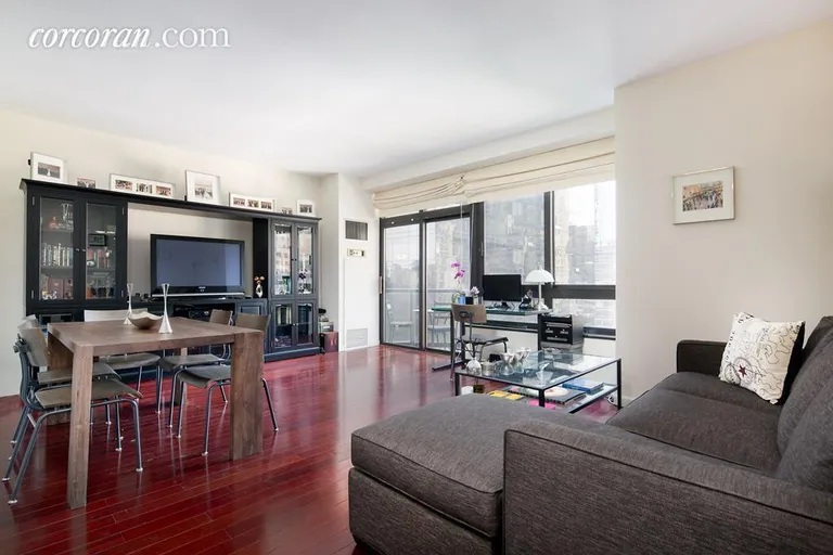New York City Real Estate | View 100 United Nations Plaza, 16C | 1 Bed, 1 Bath | View 1