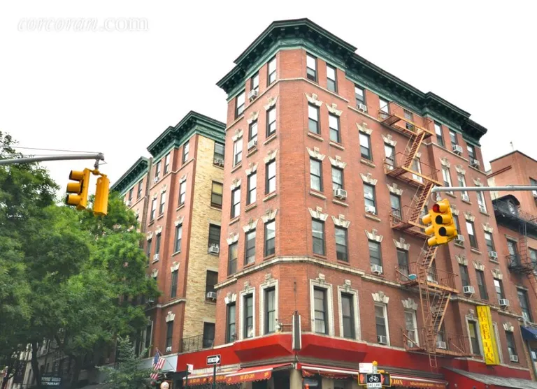 New York City Real Estate | View 206 Thompson Street, 13 | Beautiful Pre-War Building | View 4
