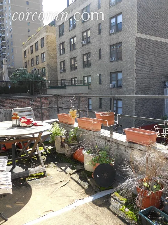 New York City Real Estate | View 38 West 69th Street, 4B | SUNNY, SUNNY, SUNNY!! | View 7