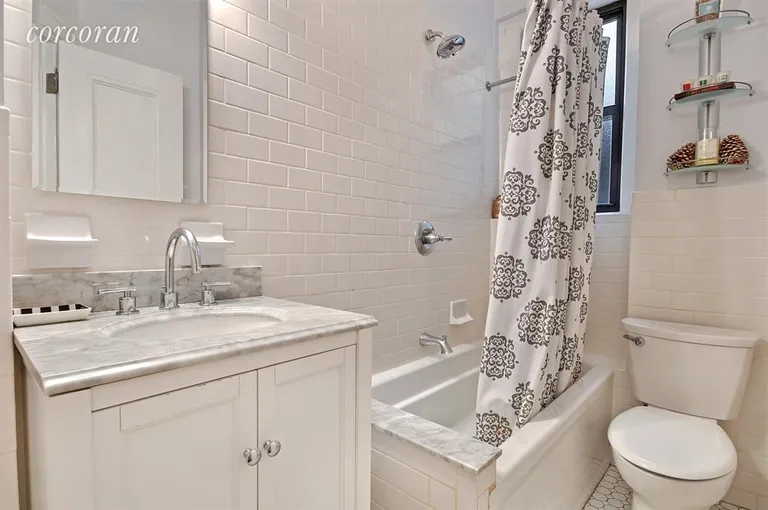 New York City Real Estate | View 200 West 54th Street, 9A | Bathroom | View 5