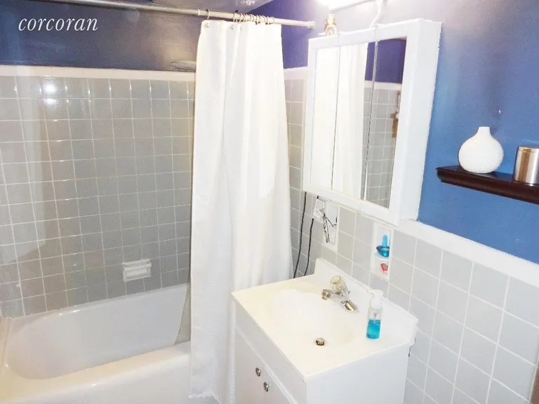 New York City Real Estate | View 191 Willoughby Street, 14D | Bathroom | View 12