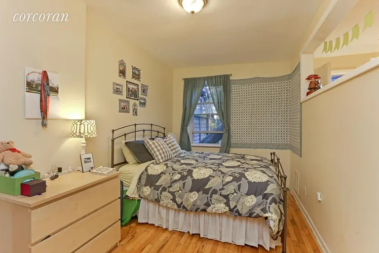New York City Real Estate | View 50 South Oxford Street, garden | Master Bedroom | View 3