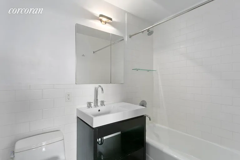 New York City Real Estate | View 25 Washington Street, 5G | Tiled Bathroom | View 4