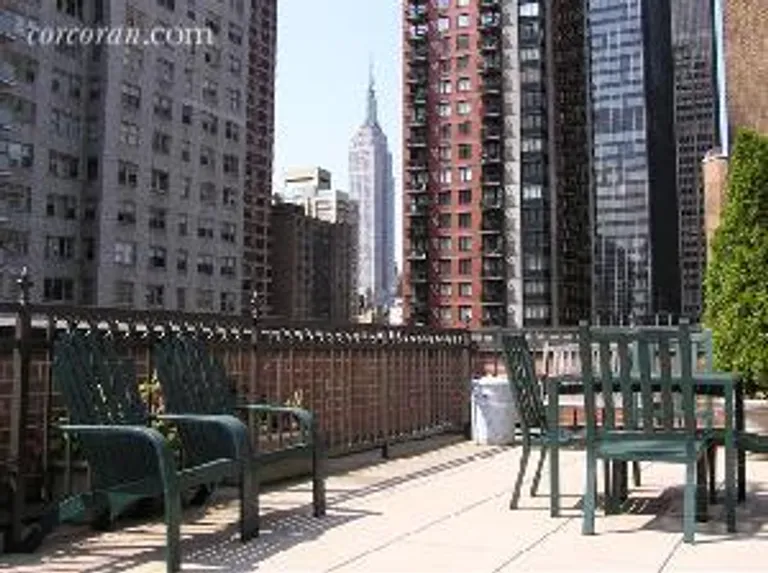 New York City Real Estate | View 305 East 40th Street, 16F | room 4 | View 5