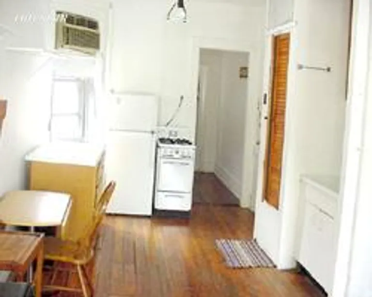New York City Real Estate | View 140 West 10th Street, 5RW | 1 Bed, 1 Bath | View 1