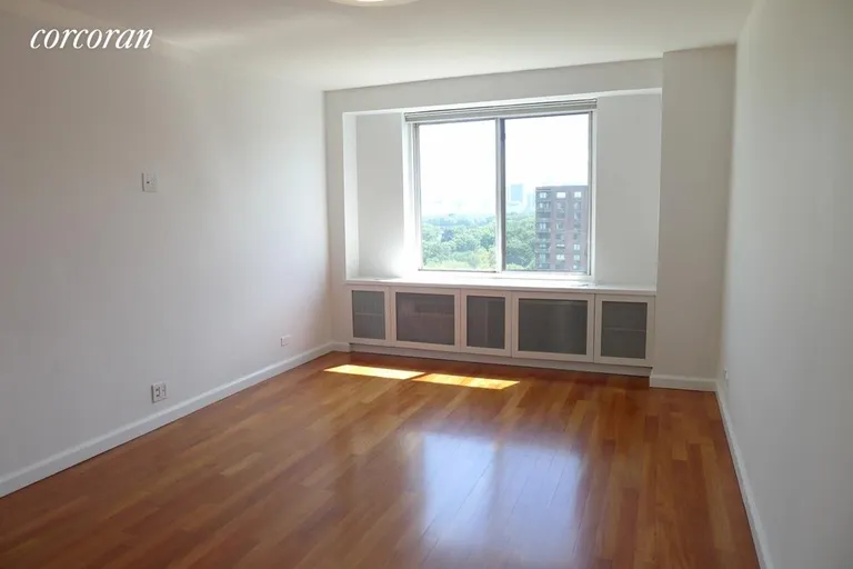 New York City Real Estate | View 400 Central Park West, 20M | Room for a king bed | View 9