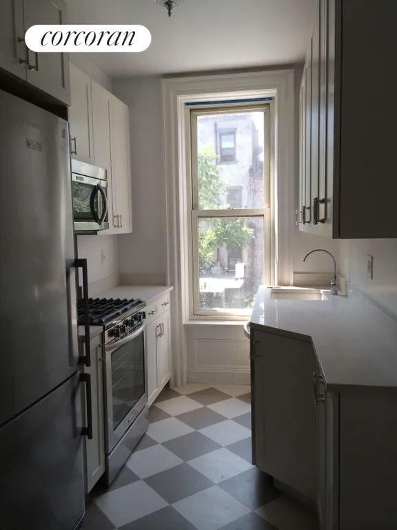 New York City Real Estate | View 208 Jefferson Avenue, 3 | 2 Beds, 1 Bath | View 1