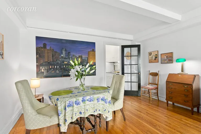 New York City Real Estate | View 61 West 9th Street, 8B | 2Dining | View 2