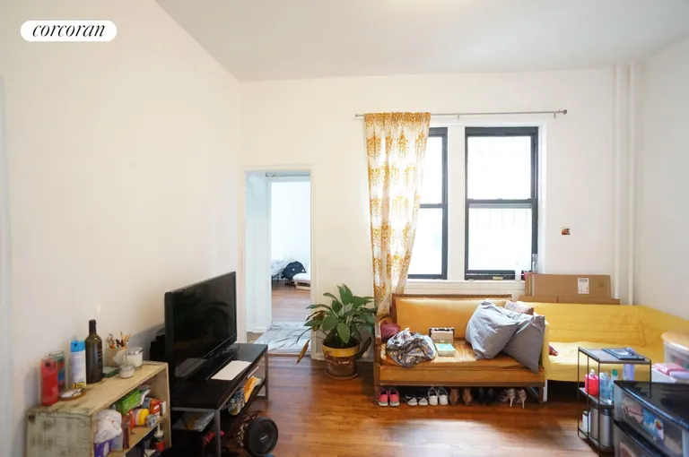 New York City Real Estate | View 292 Manhattan Avenue, 1R | room 4 | View 5