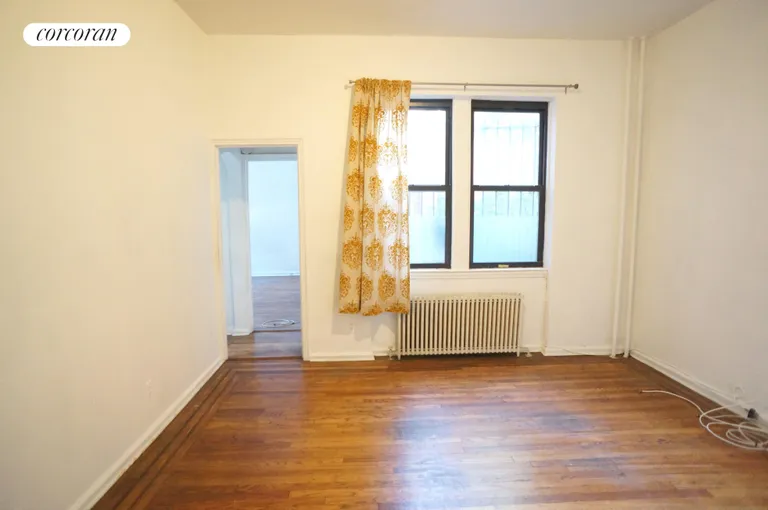 New York City Real Estate | View 292 Manhattan Avenue, 1R | room 1 | View 2