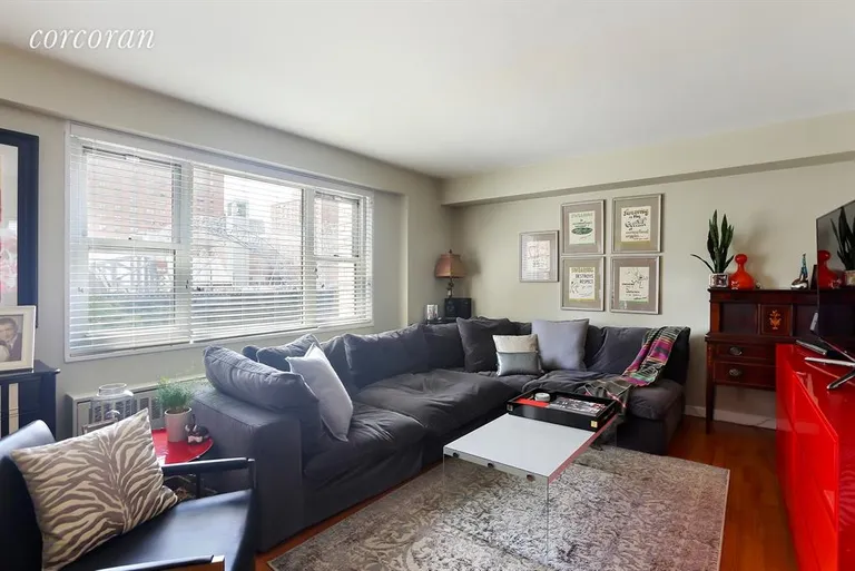 New York City Real Estate | View 100 West 93rd Street, 5C | Living Room | View 2