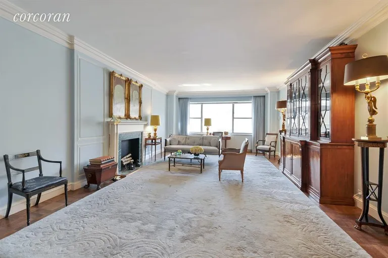 New York City Real Estate | View 700 Park Avenue, 7C | Living Room | View 9