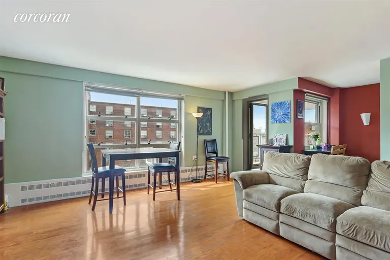 New York City Real Estate | View 90 La Salle Street, 19A | 2 Beds, 1 Bath | View 1