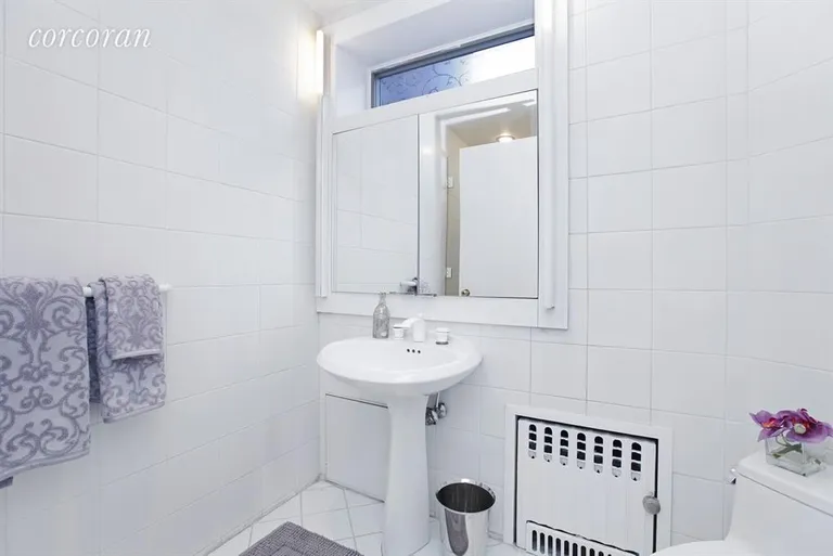 New York City Real Estate | View 120 West 70th Street, PH A/B | Bathroom | View 7