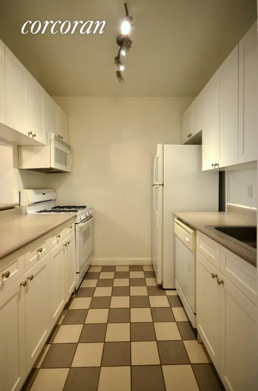 New York City Real Estate | View 88 Greenwich Street, 514 | Extra Wide with Plenty of Storage | View 2