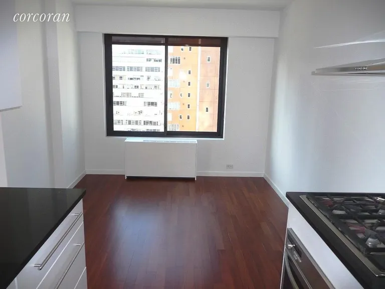 New York City Real Estate | View 200 East 61st Street, 14G | room 7 | View 8