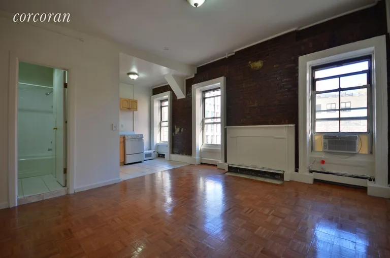 New York City Real Estate | View 11 Varick Street, 5M | Excellent Studio Living Space! | View 2