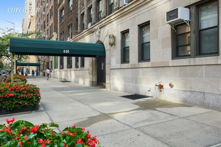 New York City Real Estate | View 440 West End Avenue, PH17B | Upper West Side Prewar Luxury Block | View 8