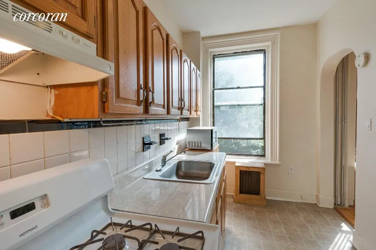 New York City Real Estate | View 241 Clermont Avenue, 2 | room 2 | View 3