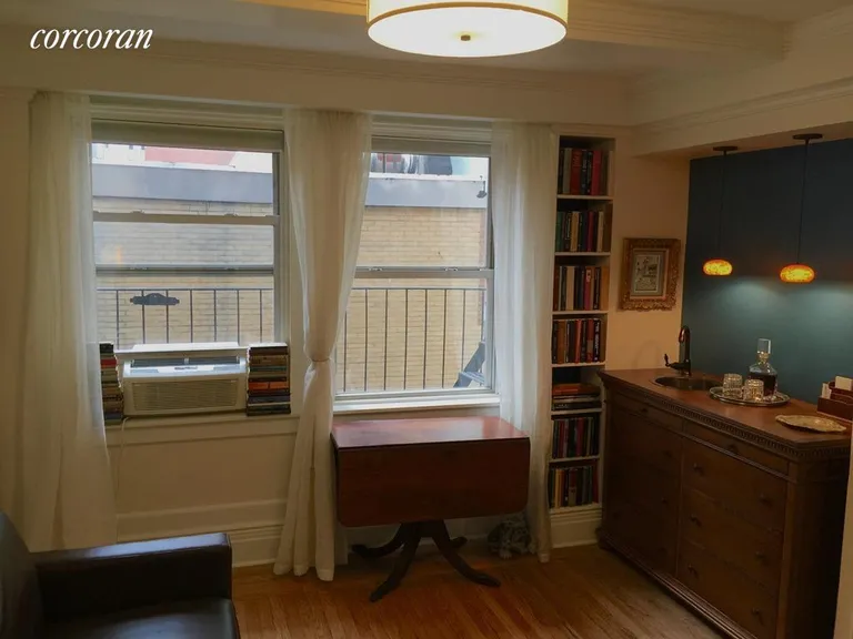 New York City Real Estate | View 321 East 43rd Street, 807 | room 2 | View 3