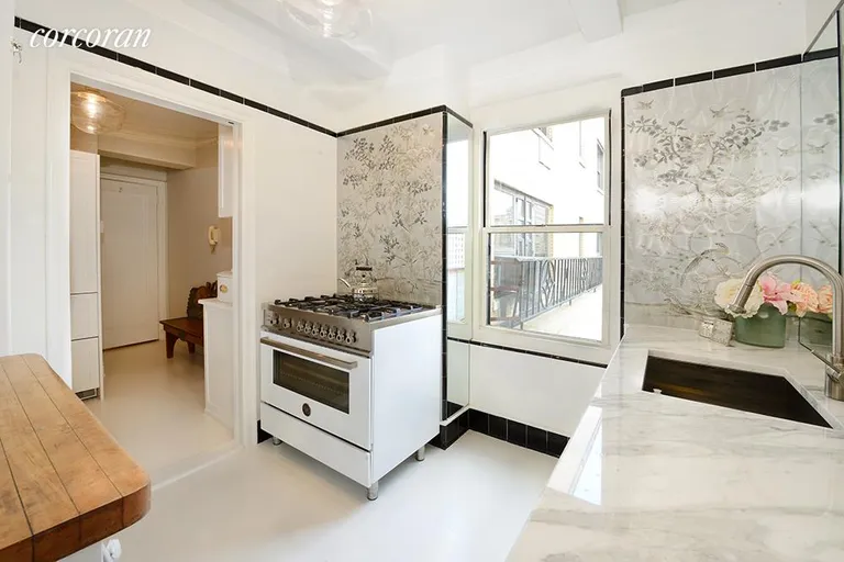 New York City Real Estate | View 400 West End Avenue, 10D | room 8 | View 9