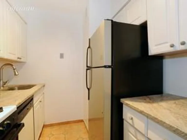 New York City Real Estate | View 301 East 45th Street, 12D | room 3 | View 4