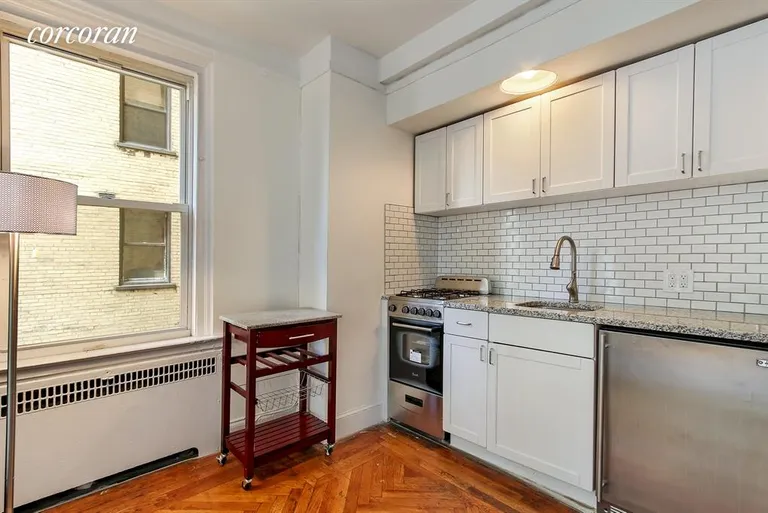 New York City Real Estate | View 400 East 59th Street, 6H | Kitchen | View 2
