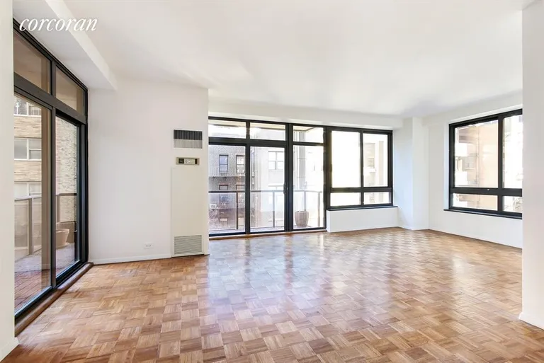 New York City Real Estate | View 100 United Nations Plaza, 5G | 2 Beds, 2 Baths | View 1
