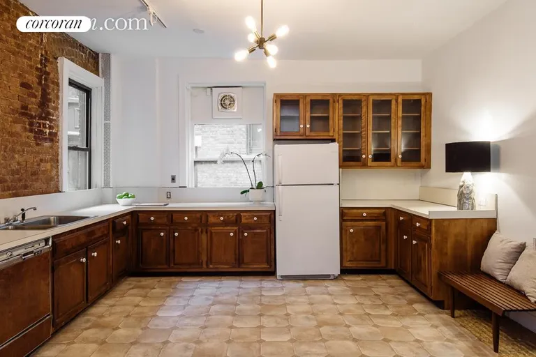 New York City Real Estate | View 250 West 82nd Street, 51 | Eat-in Kitchen | View 5