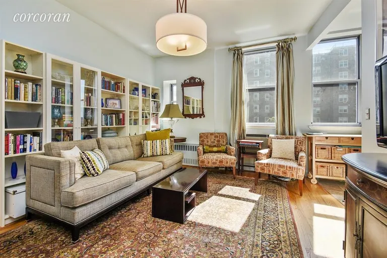 New York City Real Estate | View 689 Fort Washington Avenue, PH1 | Living Room view upon entry | View 2