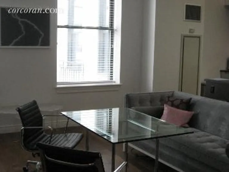 New York City Real Estate | View 225 Fifth Avenue, 8T | room 2 | View 3