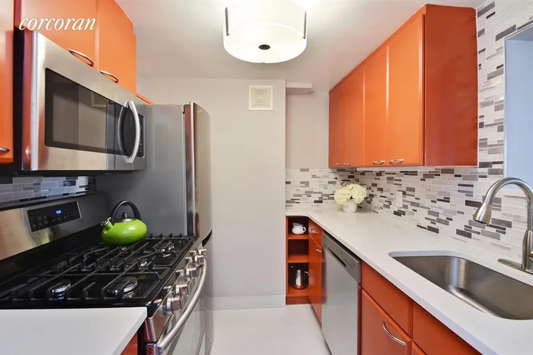 New York City Real Estate | View 101 West 12th Street, 19F | Kitchen | View 3