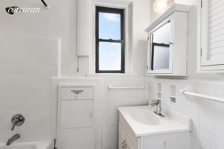 New York City Real Estate | View 125 Ocean Avenue, 6E | Windowed Bathroom | View 4