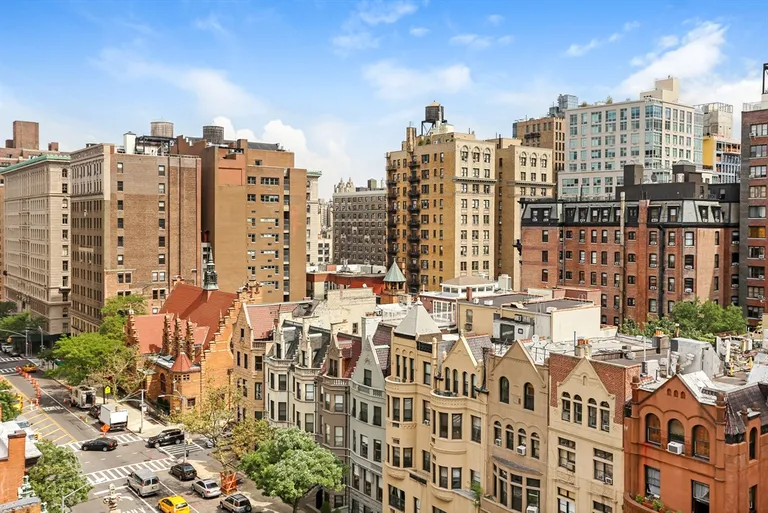 New York City Real Estate | View 333 West End Avenue, 10B | 3 Beds, 3 Baths | View 1