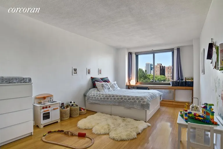 New York City Real Estate | View 185 Hall Street, 811 | Bedroom | View 4