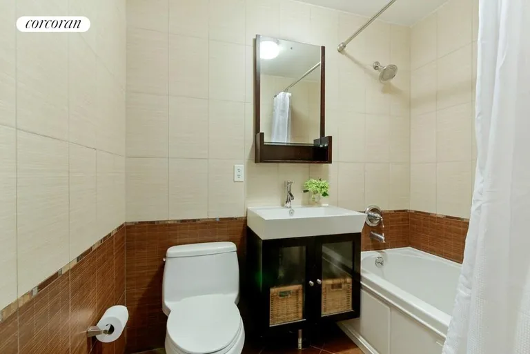 New York City Real Estate | View 372 12th Street, 5 | Bathroom | View 5