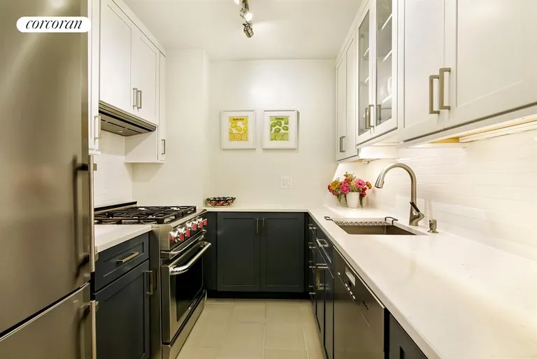 New York City Real Estate | View 156 Sackett Street, 6C | Kitchen | View 2