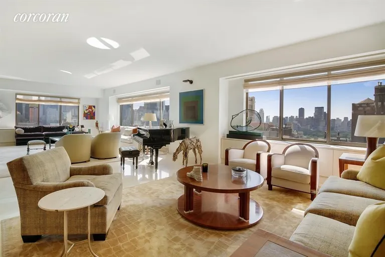 New York City Real Estate | View 733 Park Avenue, 26 FL | Living Room | View 3