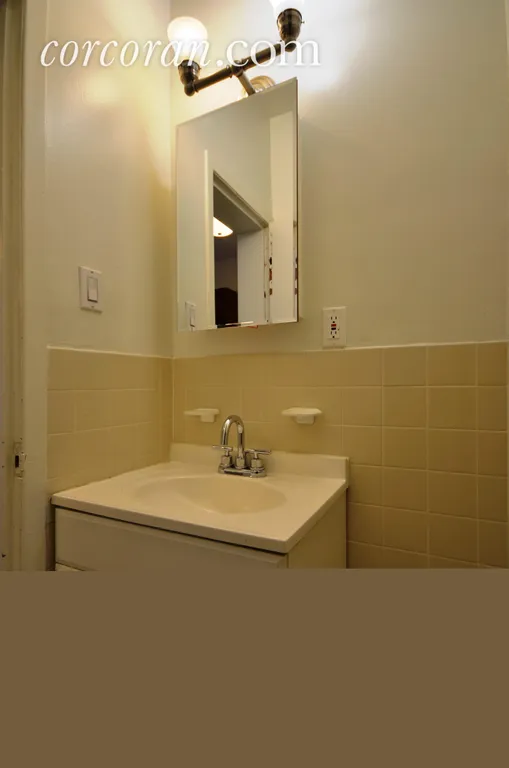 New York City Real Estate | View 11 Varick Street, 2S | Full sized Bathroom with Bathtub and Shower.  | View 5