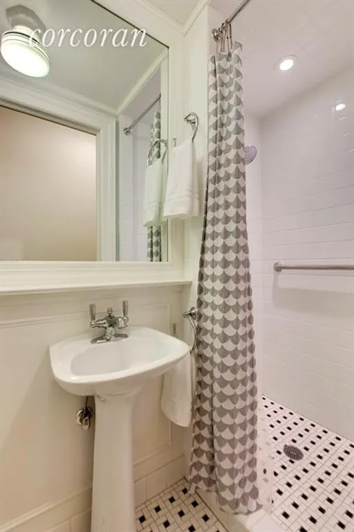 New York City Real Estate | View 560 Dean Street, 3R | Bathroom | View 11