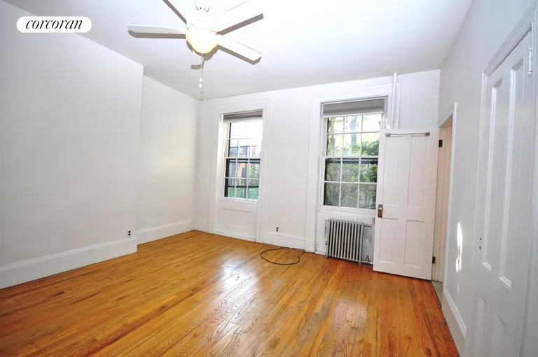 New York City Real Estate | View 42 Willow Place, Garden | room 1 | View 2
