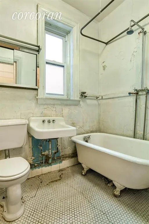 New York City Real Estate | View 574 44th Street, 2B | Bathroom | View 6