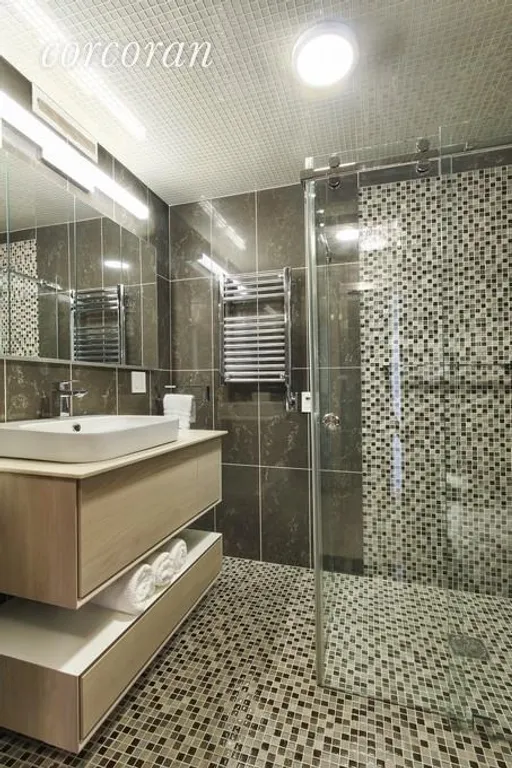 New York City Real Estate | View 40 East 78th Street, 6E | Stunning Second Bathroom | View 9