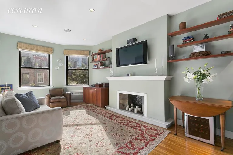 New York City Real Estate | View 46 West 71st Street, 4B | Exquisite, south-facing sunny living area  | View 2