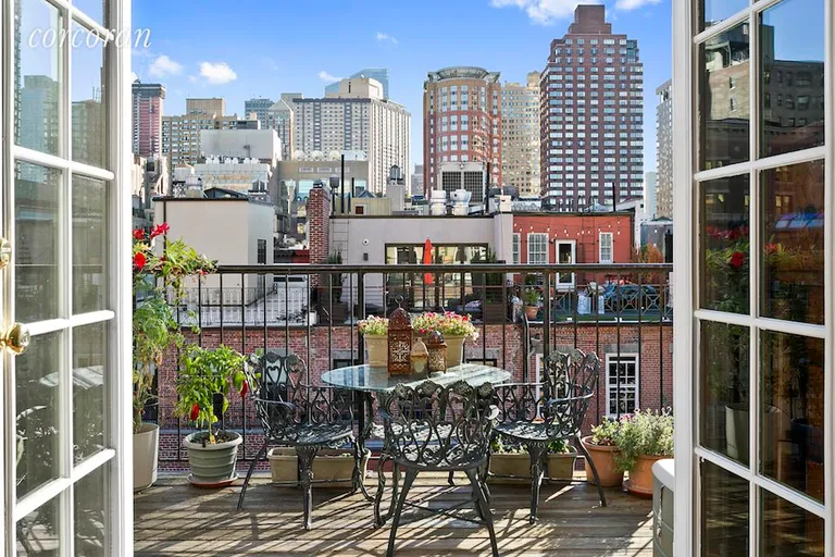 New York City Real Estate | View 46 West 71st Street, 4B | 2 Beds, 2 Baths | View 1